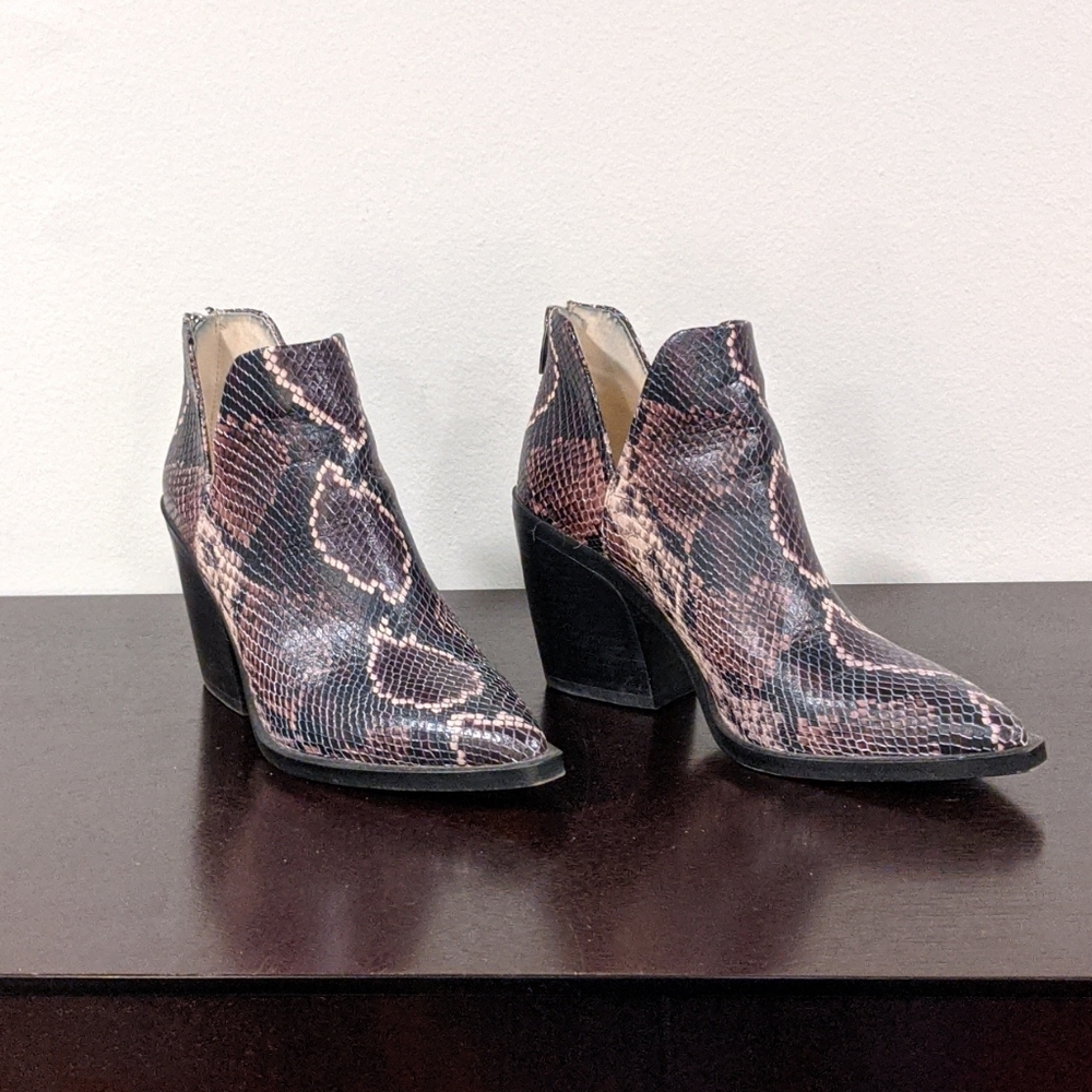 Vince Comuto ankle boots